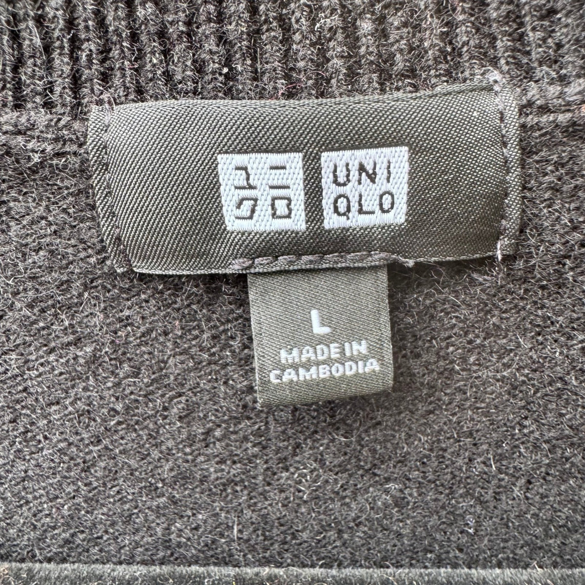 Uniqlo 100% Cashmere Quiet Luxury Minimalist Preppy Old Money Sweater Mens L