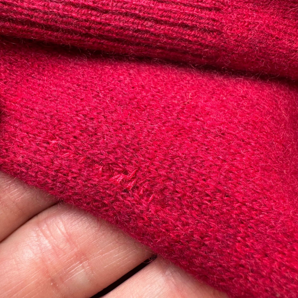 Griffen 100% Cashmere Quiet Luxury Old Money Preppy Minimalist Sweater Red M