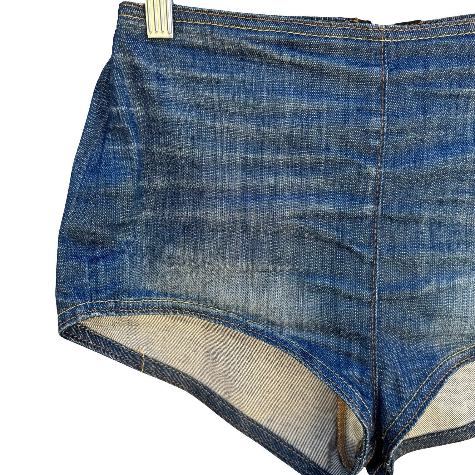 William Rast Y2K High Waisted Cheeky Denim Micro Shorts Hot Pants Back Zip 26
