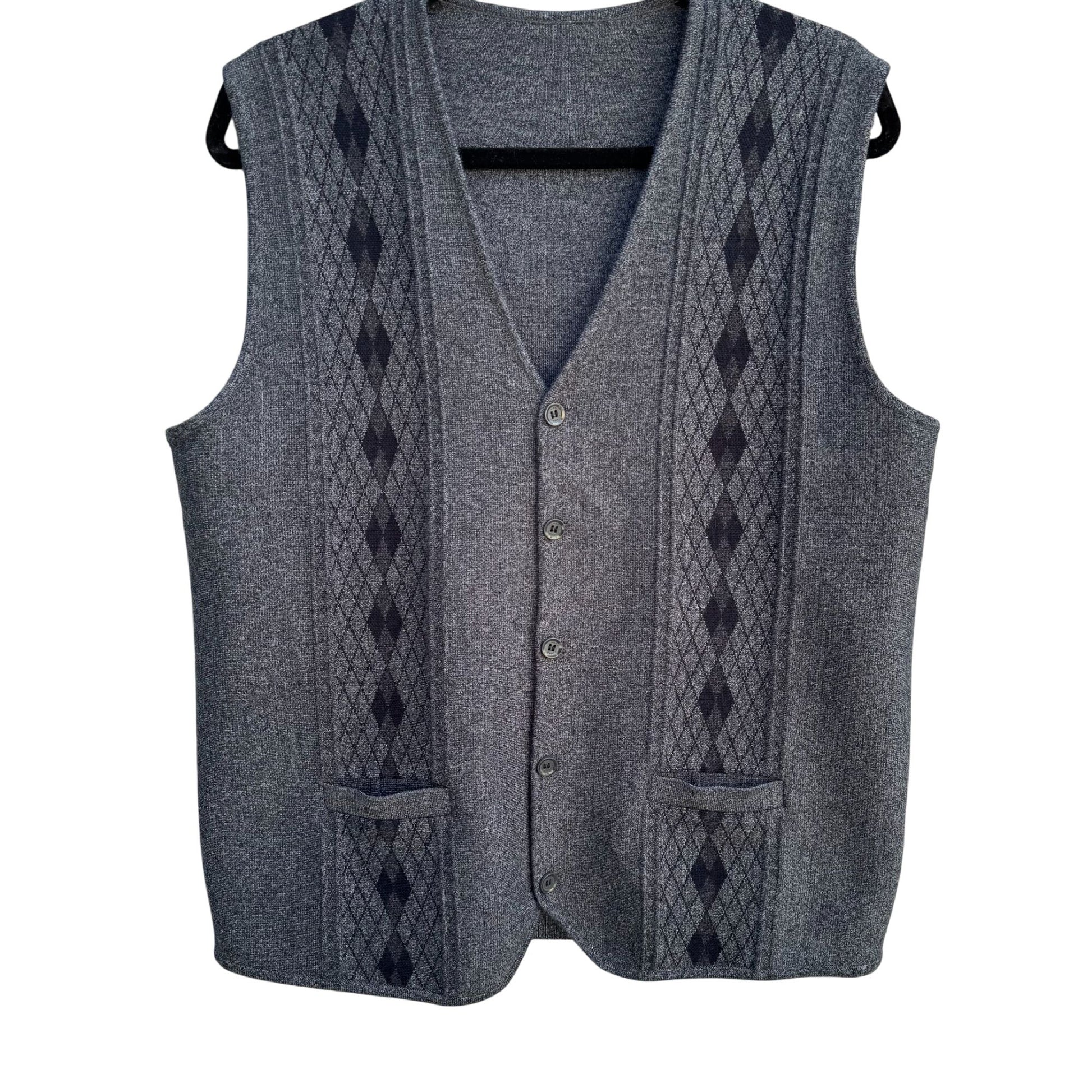 Vintage Mens Gray Argyle Button-Up Pockets Old Money Preppy Knit Grandpa Vest