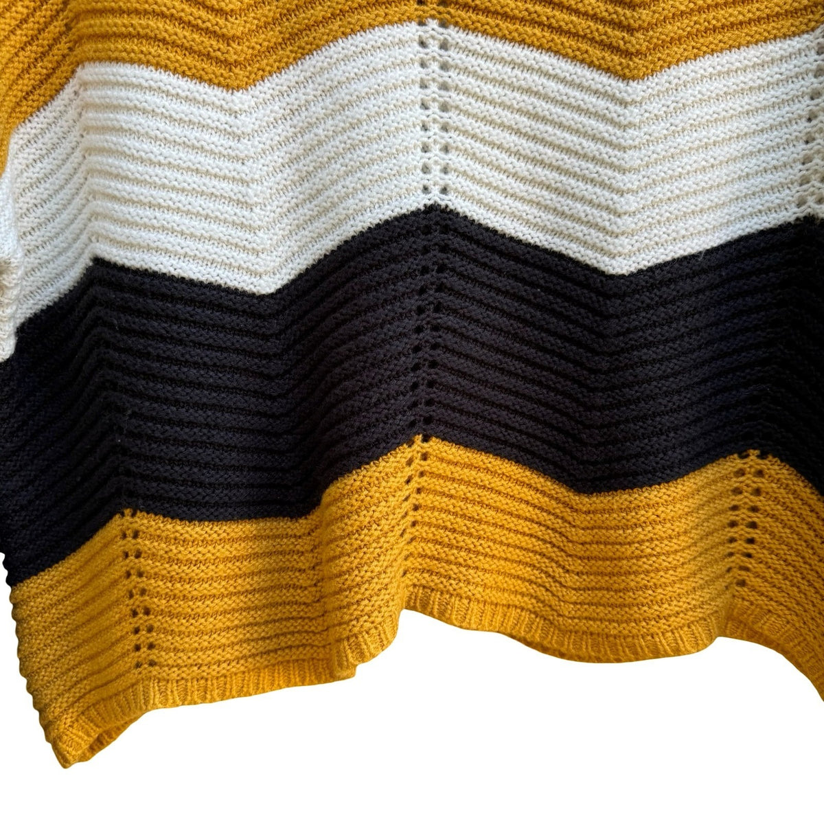 Full Circle Trends Boho Charlie Brown Style Chevron Striped Knit Crop Sweater M