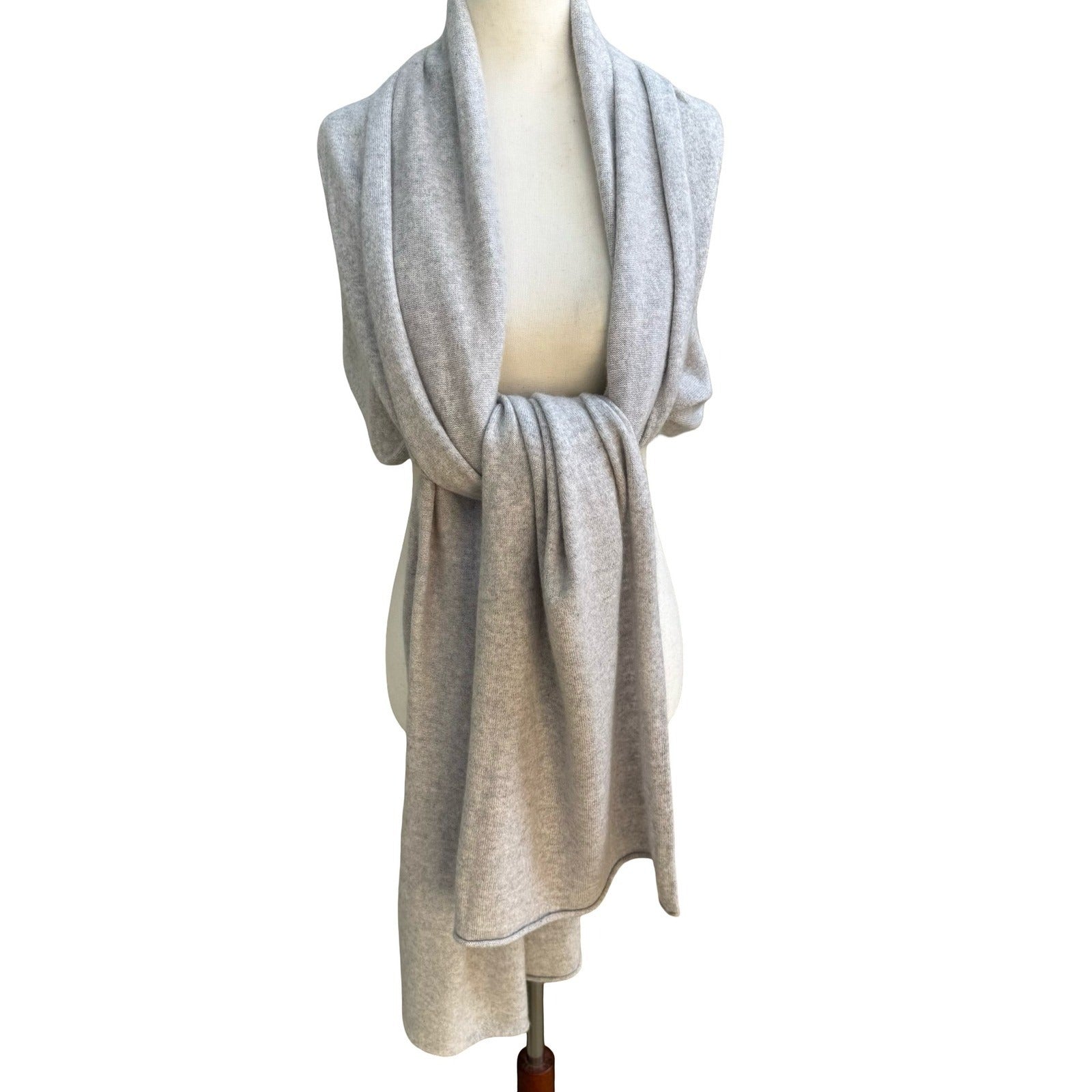 Garnet Hill 100% Cashmere Quiet Luxury Old Money Wrap Scarf Gray Oversized Shawl