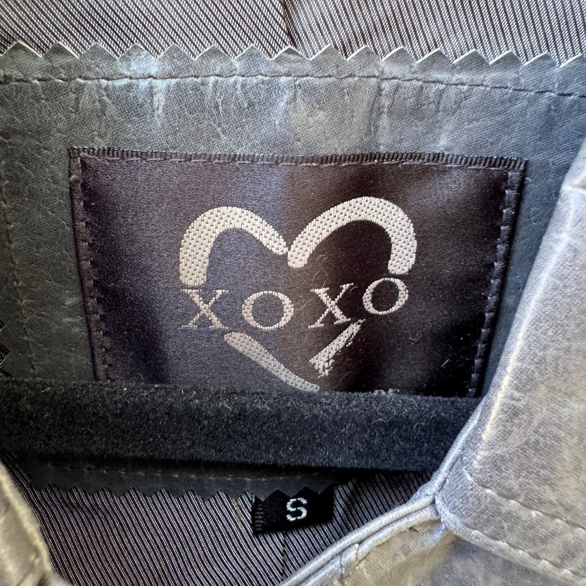 XOXO Vintage Y2K Grunge Distressed Metallic Grey Edgy Leather No Button Jacket S