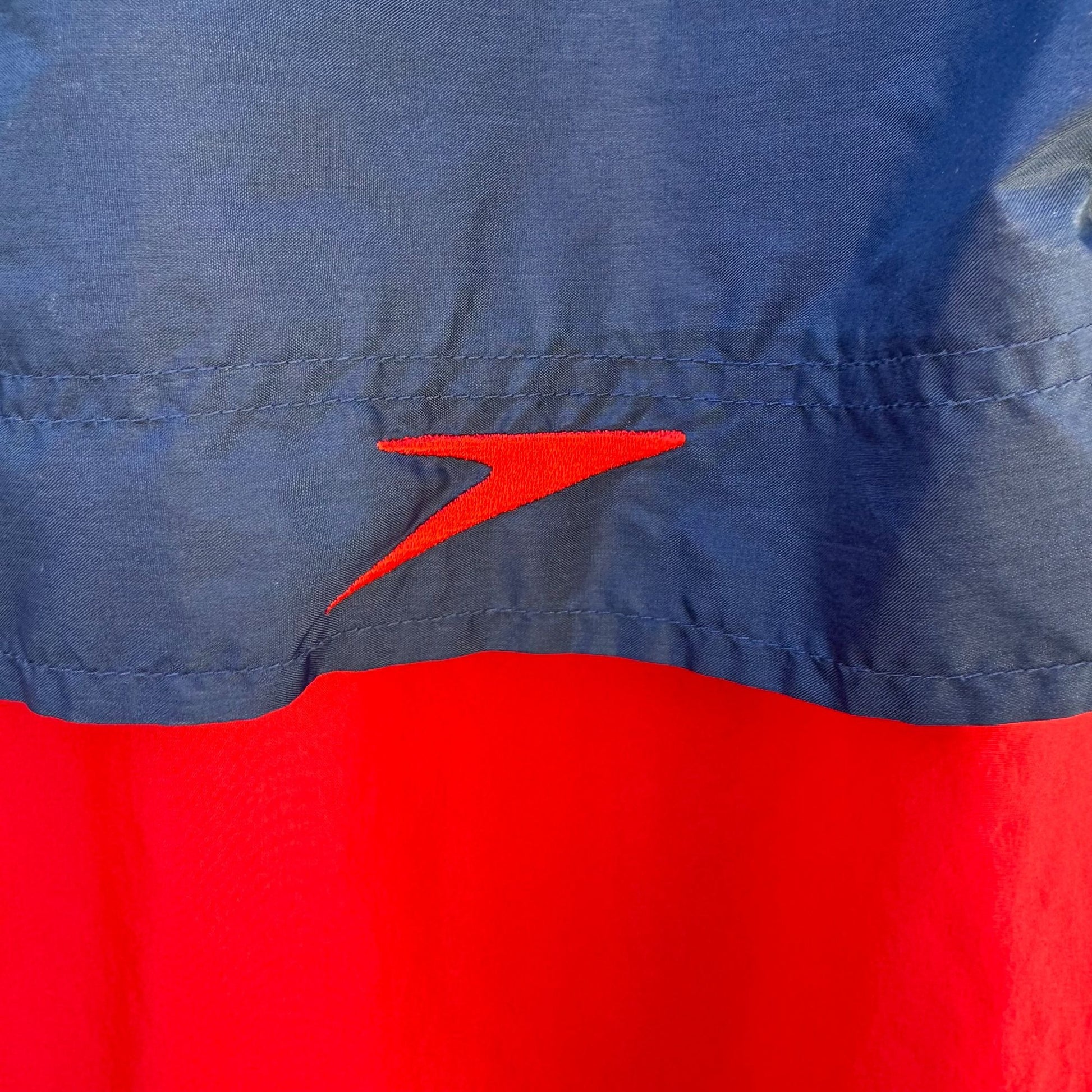 Speedo Vintage Red Navy Hooded Windbreaker Zip Water Resistant Light Jacket XL