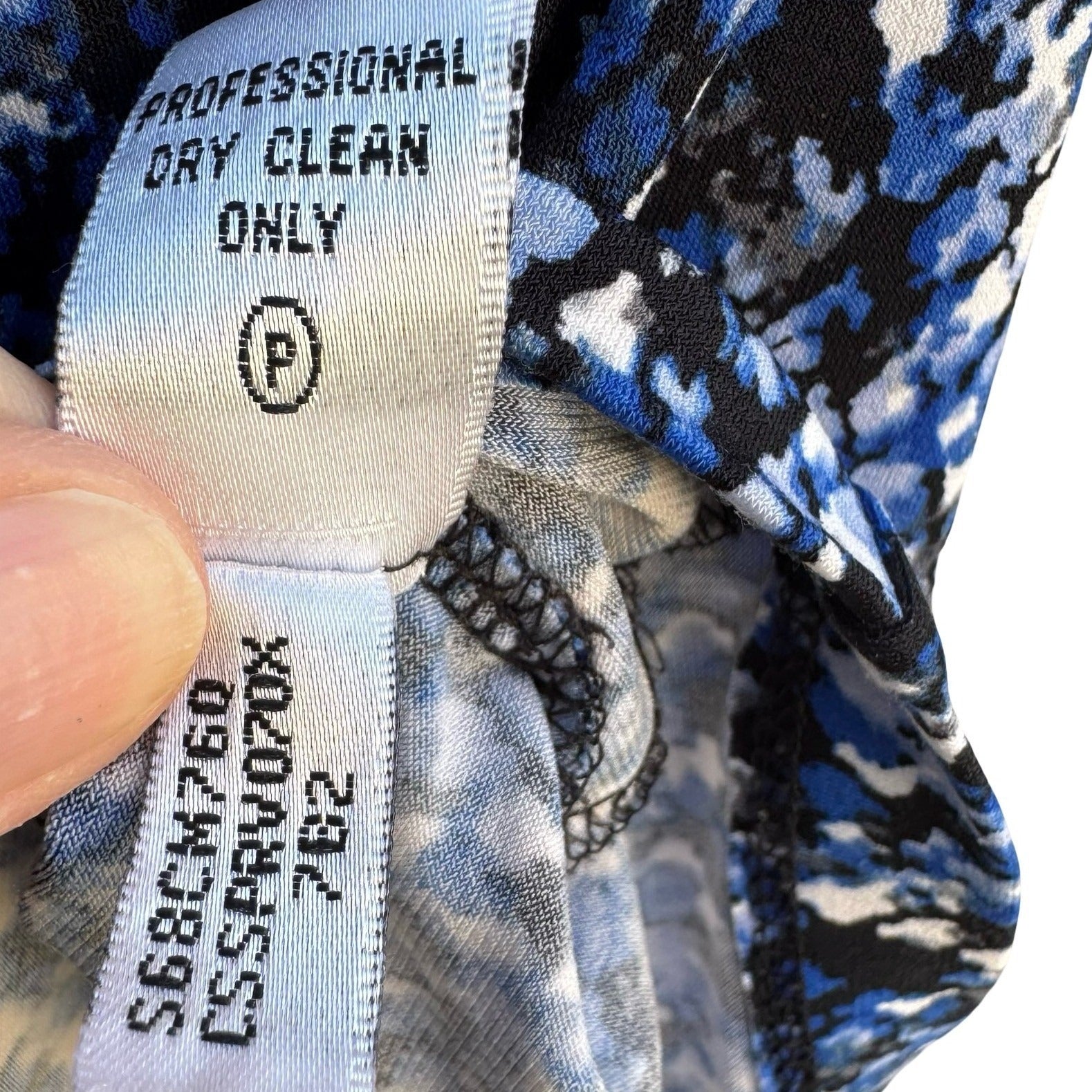Calvin Klein Blue Black Abstract Snakeskin Print Sleeveless Blouse Professional