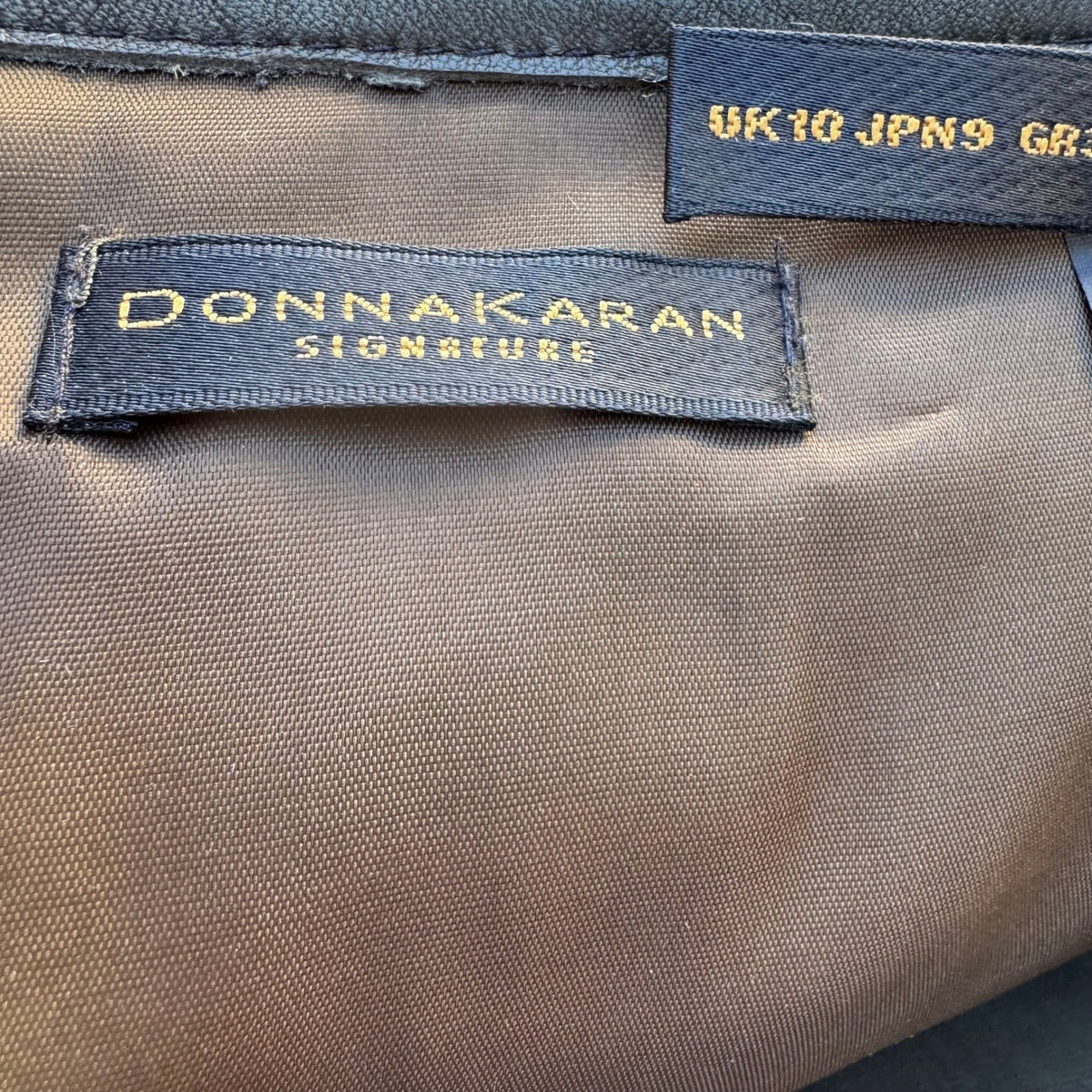 Donna Karan Signature Pony Hair Runway Quiet Luxury Pencil Skirt Olive Green 6