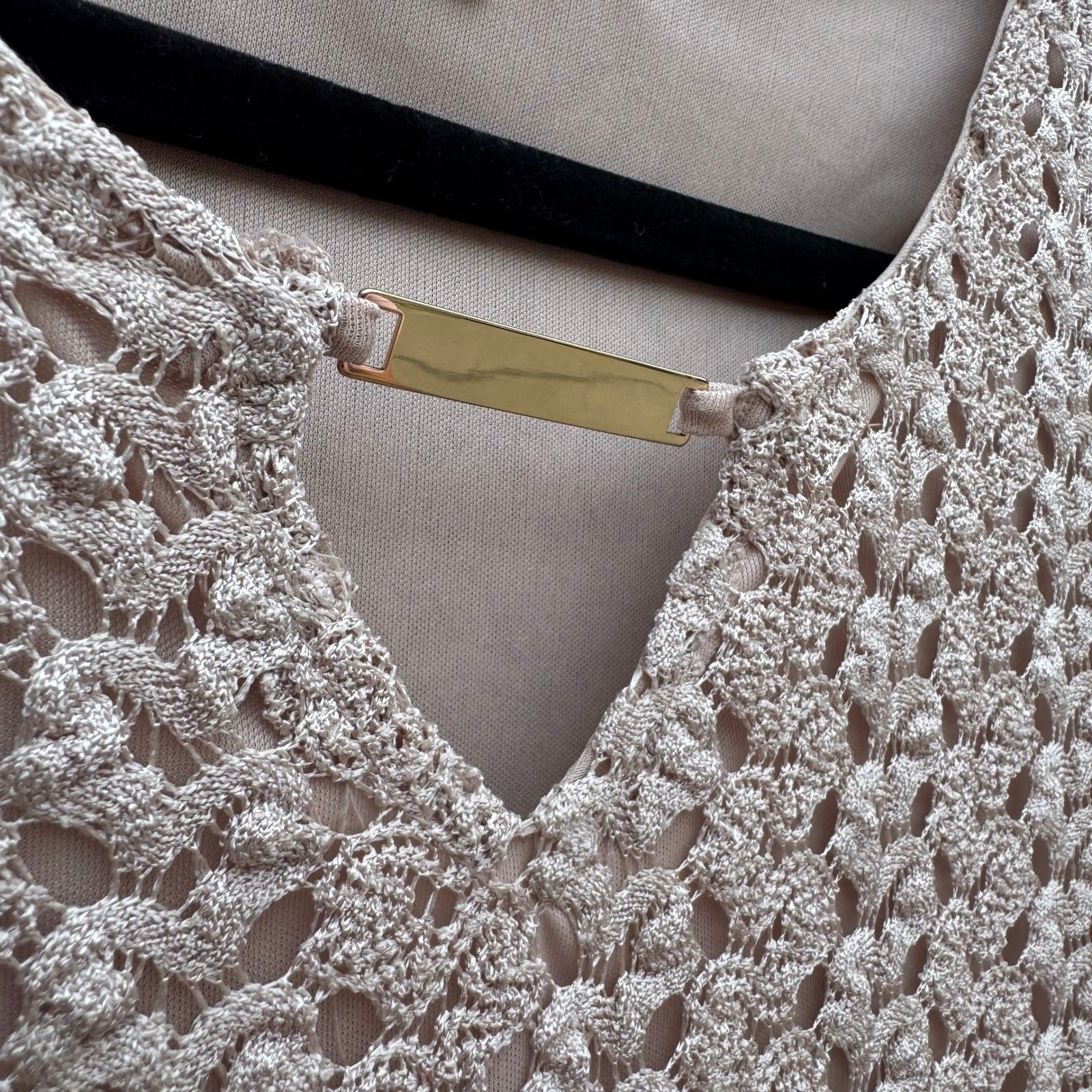 JM Collection Large Taupe Crochet V-Neck Top Gold Bar Accent NEW Boho Earthy