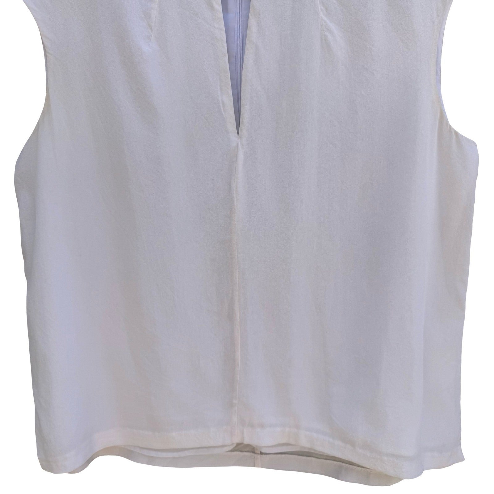 Armani Exchange White Silk V-Neck Sleeveless Blouse M Quiet Luxury Minimalist