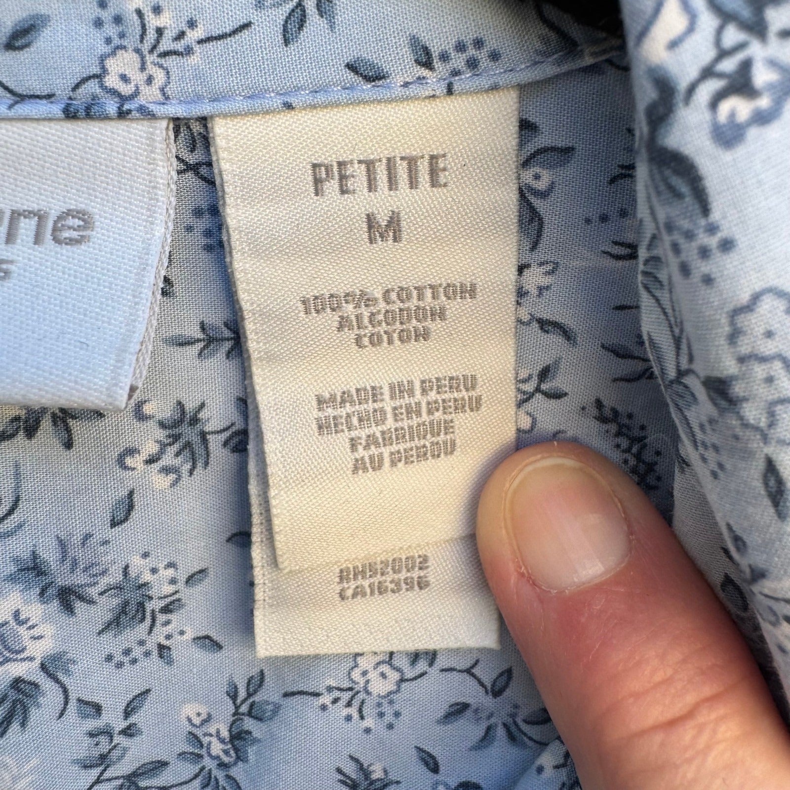 Liz Claiborne Vintage 90s Blue Floral Calico Button Up Cropped Shirt PM Cottage