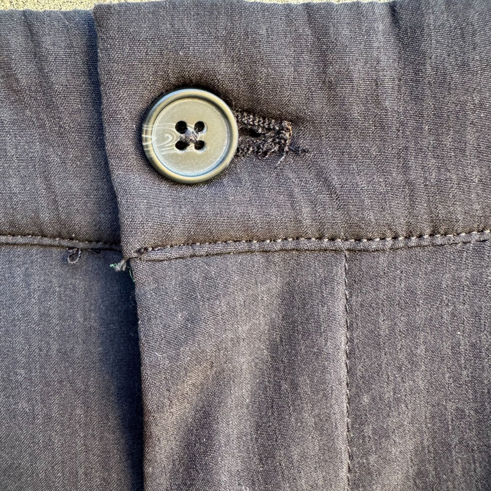 Greg Norman Mens Black Shark Lightweight Flat Front Microfiber Golf Shorts 38