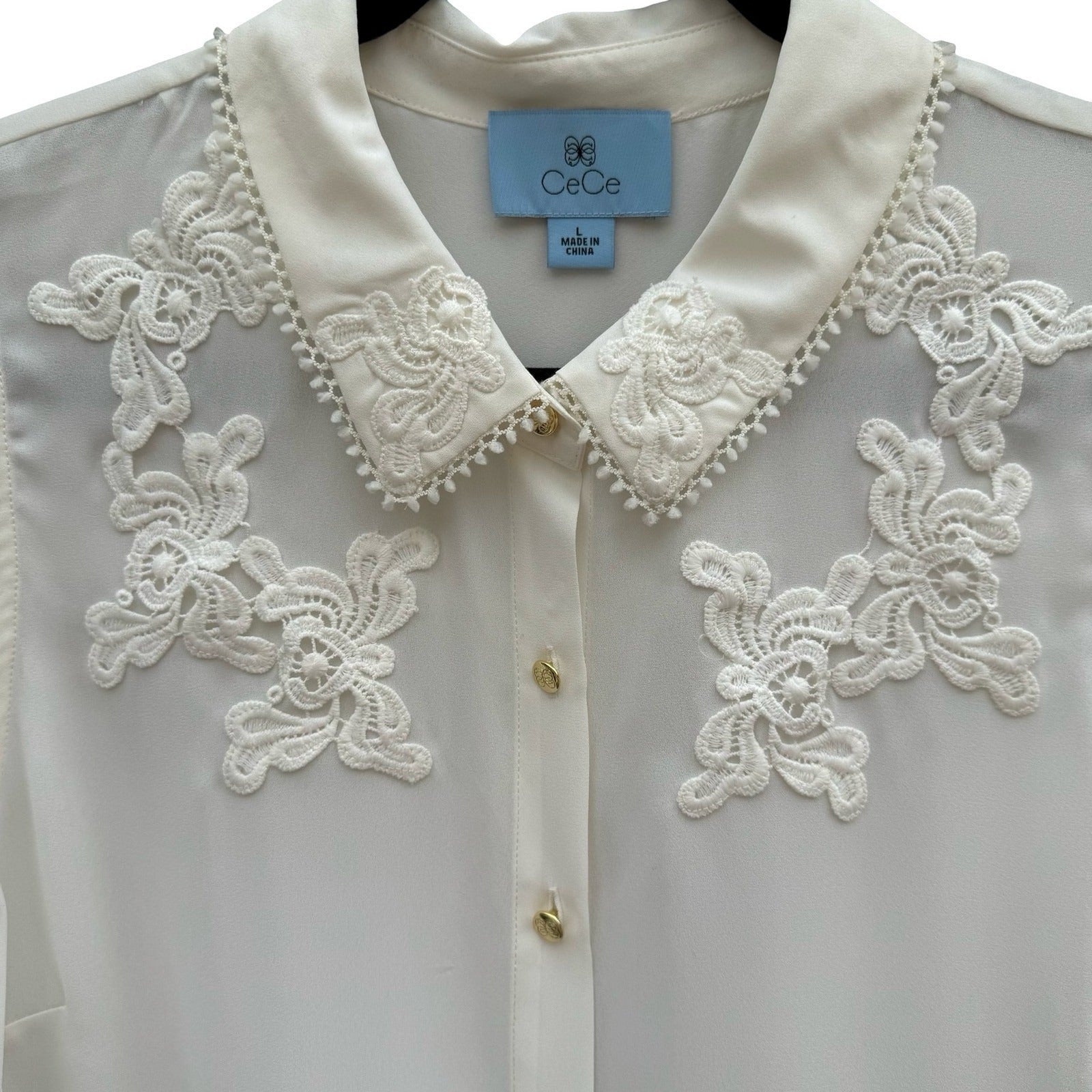 CeCe Spice Market Sleeveless Lace Trim Blouse Lt Cream Gold Buttons Large NEW