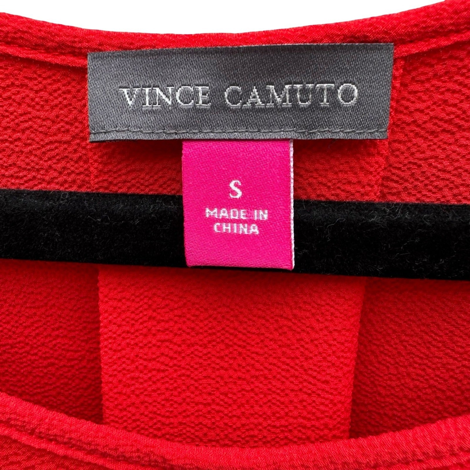 Vince Camuto Red Dolman Sleeve Textured Crepe Blouse Back Pleat Small Flowy Chic
