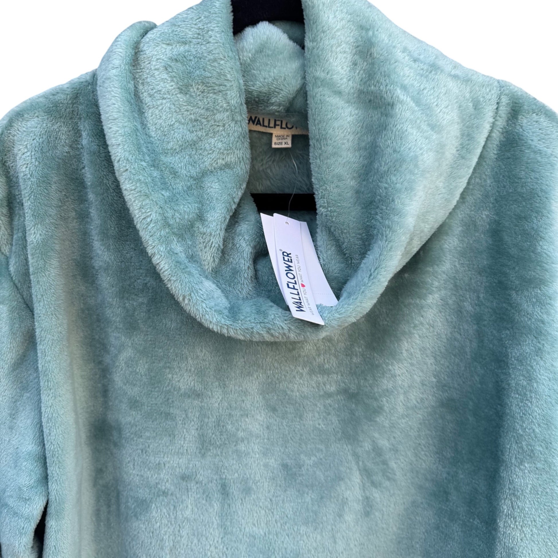 Wallflower Womens XL Aqua Plush Fleece Pullover Cowl Neck Cozy Lounge Crop Top