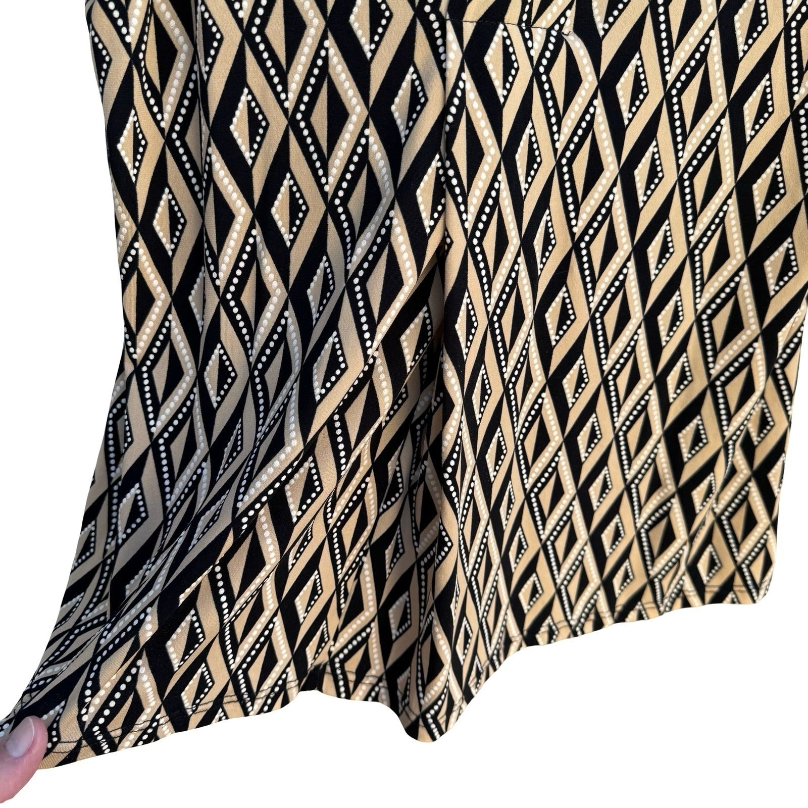 Worthington Geometric Diamond Print Mod Sleeveless V-Neck Blouse Tan Black Small