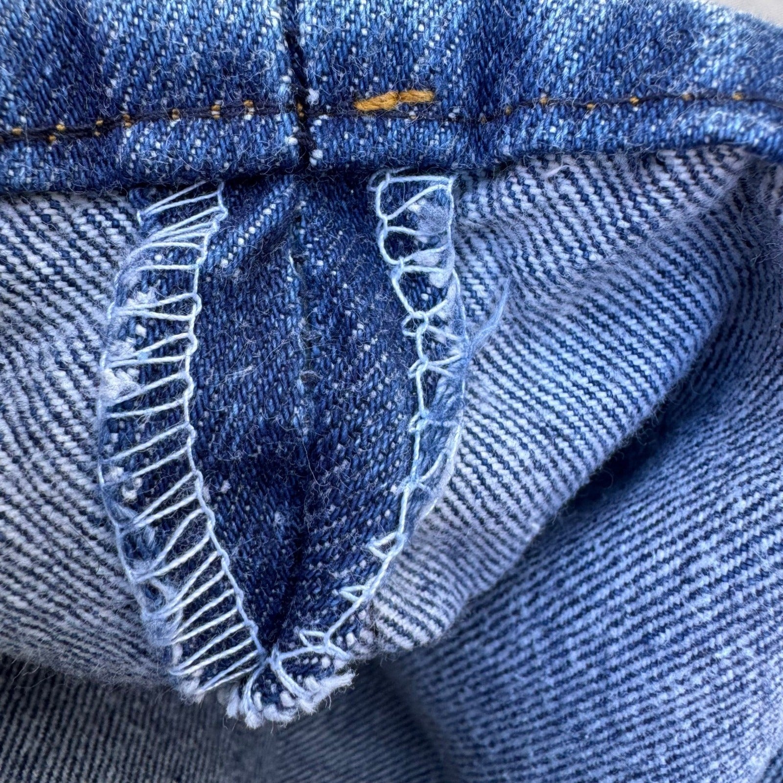 Levis 501 Vintage 80s Straight Leg Jeans Blue Medium Wash Button Fly Denim Pants