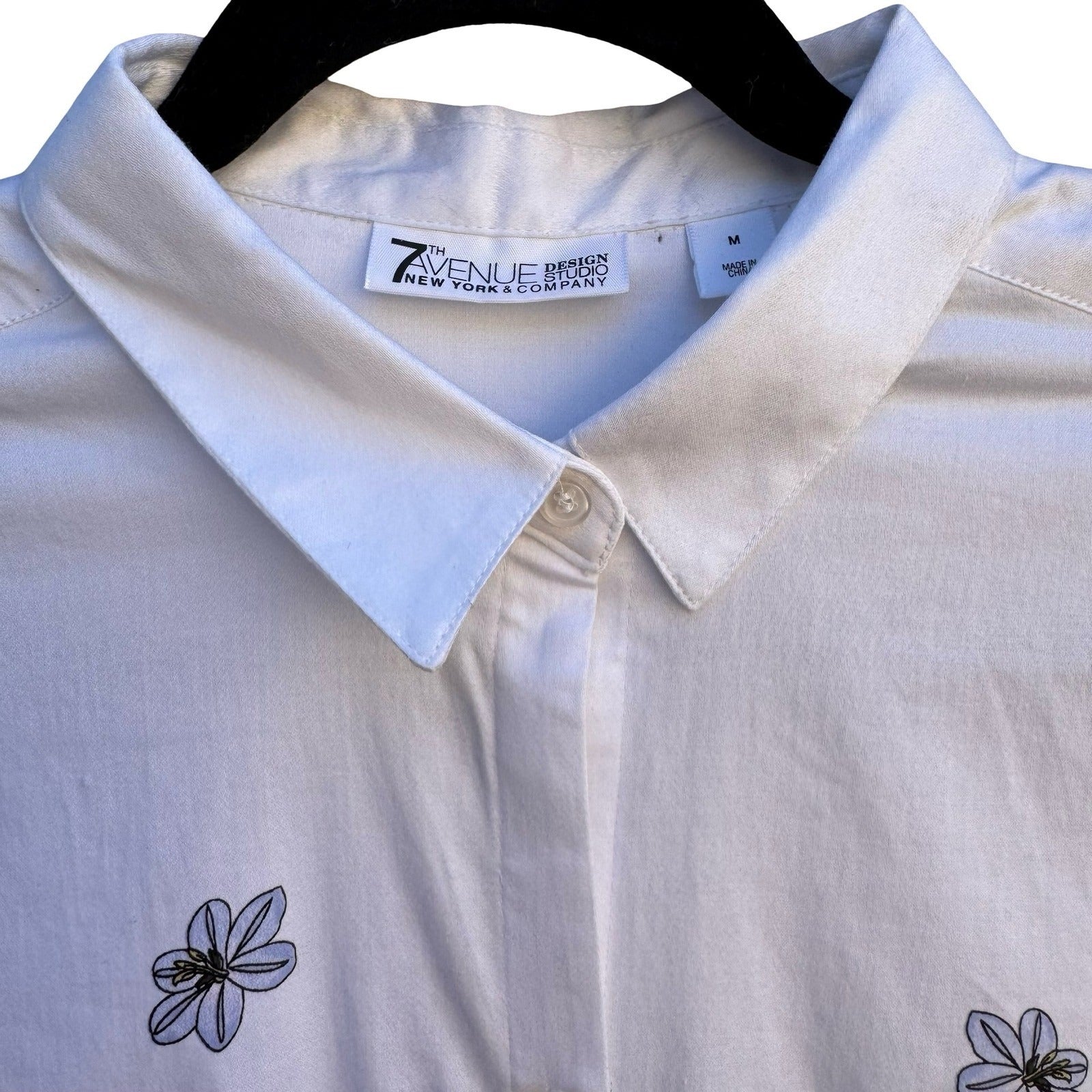 New York & Company 7th Avenue White Floral Border Print Button Down Shirt M NEW