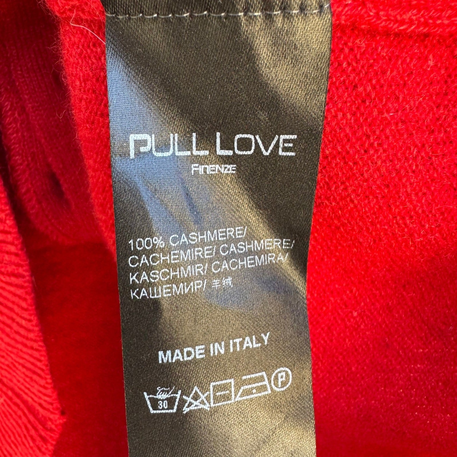Pull Love Firenze Red Pure Luxury Cashmere V-Neck Button Cardigan Made in Italy