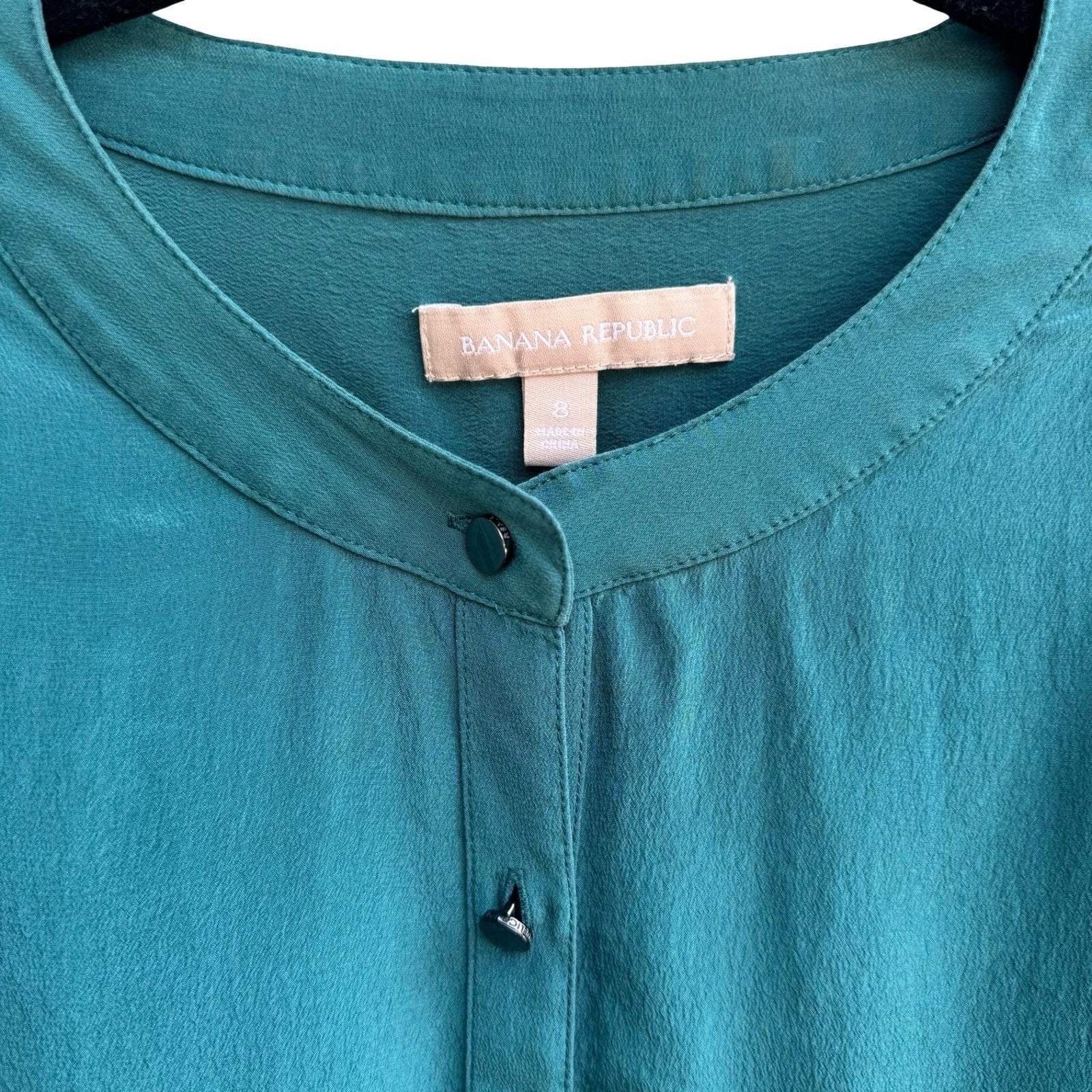 Banana Republic 100% Silk Quiet Luxury Minimalist Band Collar Blouse Teal 8