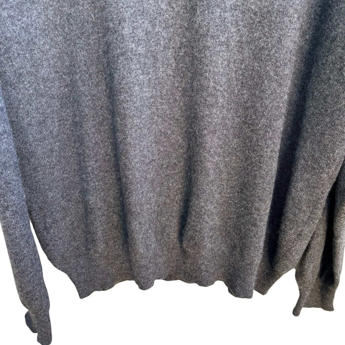 Kirkland Signature 100% Cashmere Quiet Luxury Minimalist Sweater Grey Mens L