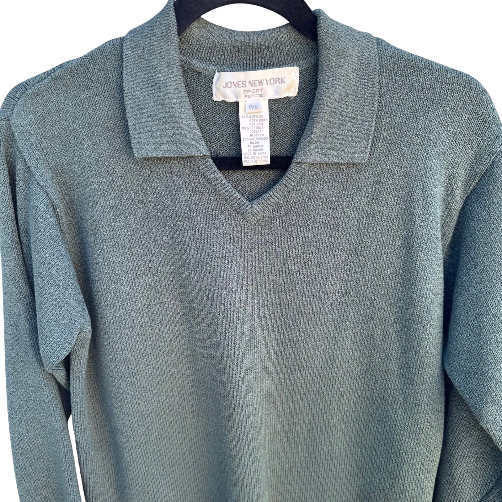 Jones New York Sport Vintage Sage Green Polo V-Neck Sweater Long Sleeve P/S