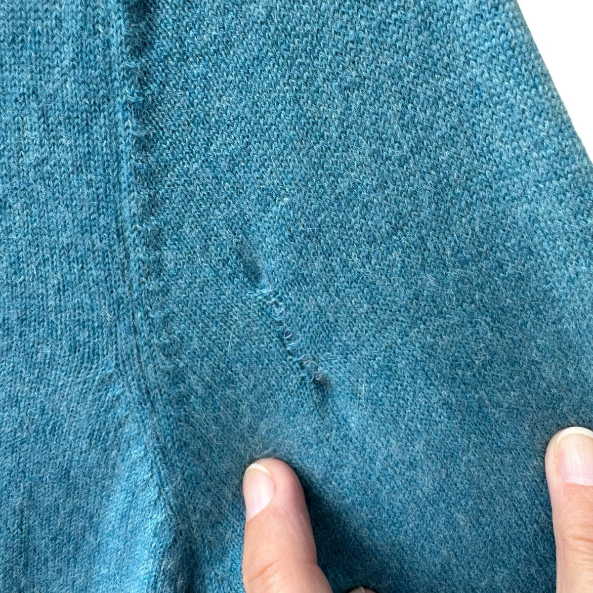 LXRI 100% Cashmere Quiet Luxury Preppy Coastal Minimalist Sweater Turquoise M