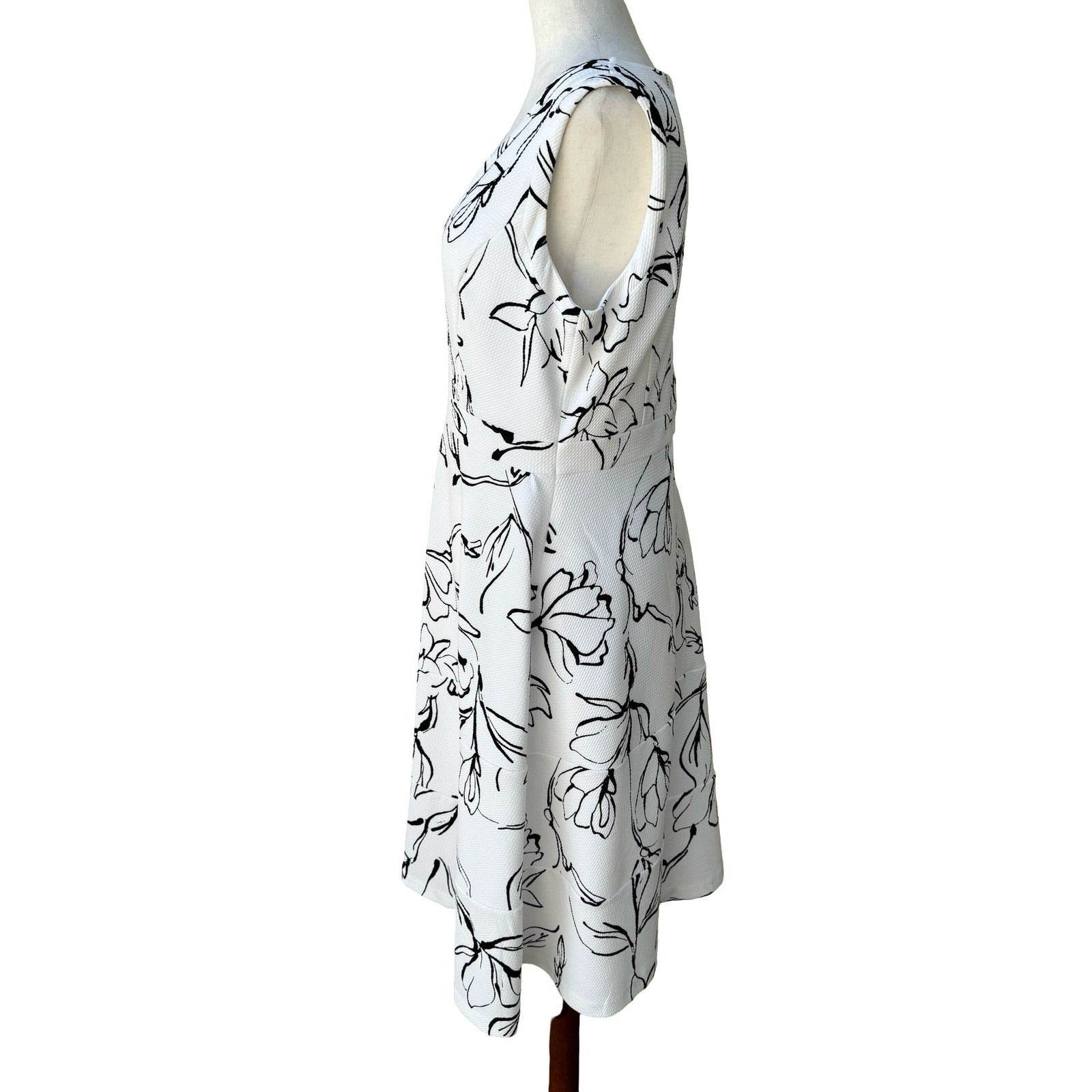 Karl Lagerfeld Paris Minimalist Garden Party Floral Fit Flare A Line Dress 10