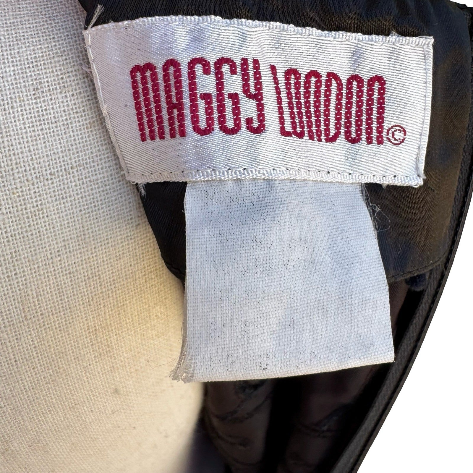 Maggy London Vintage 90s Burgundy Velvet Embroidered Sheath Dress Square Neck 4