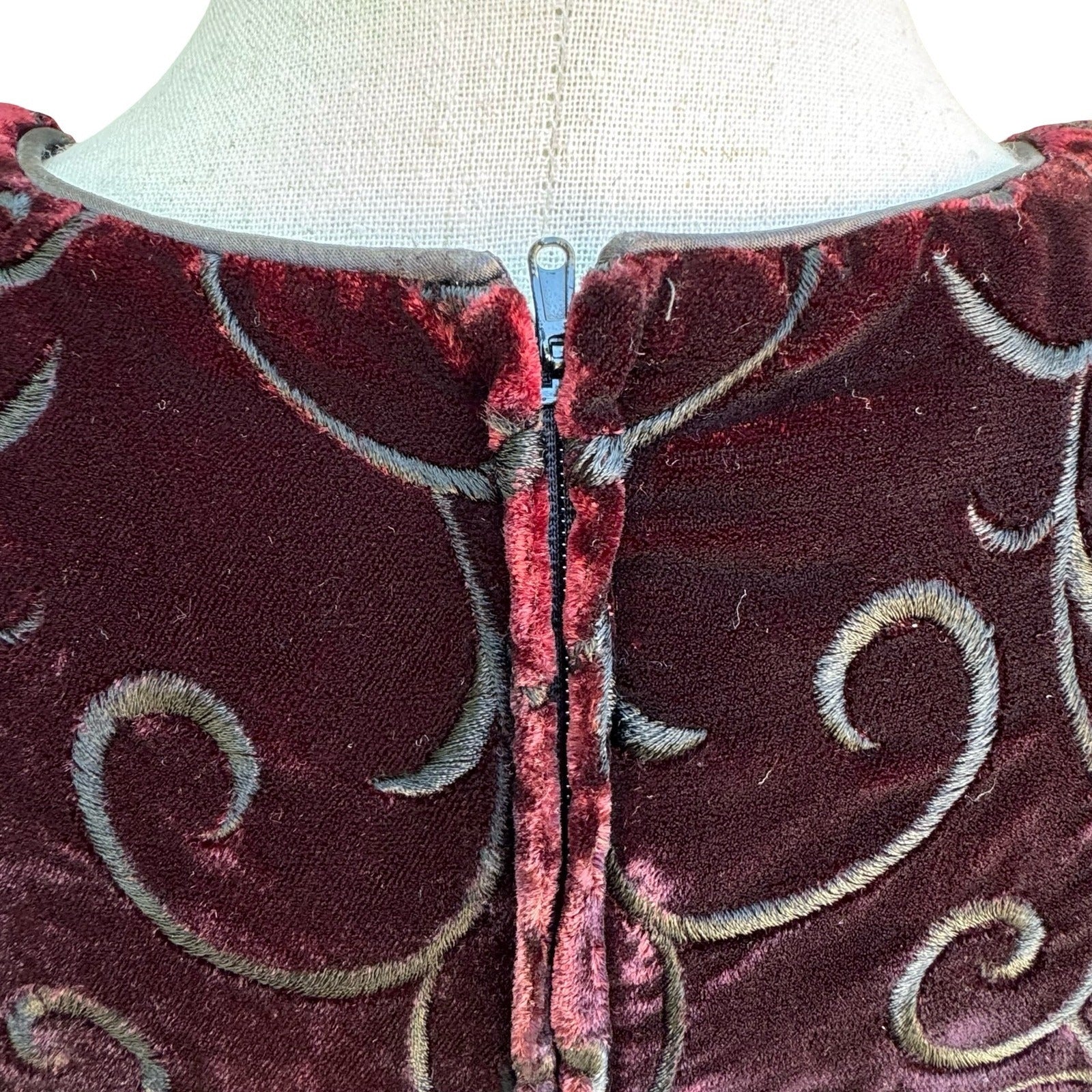 Maggy London Vintage 90s Burgundy Velvet Embroidered Sheath Dress Square Neck 4