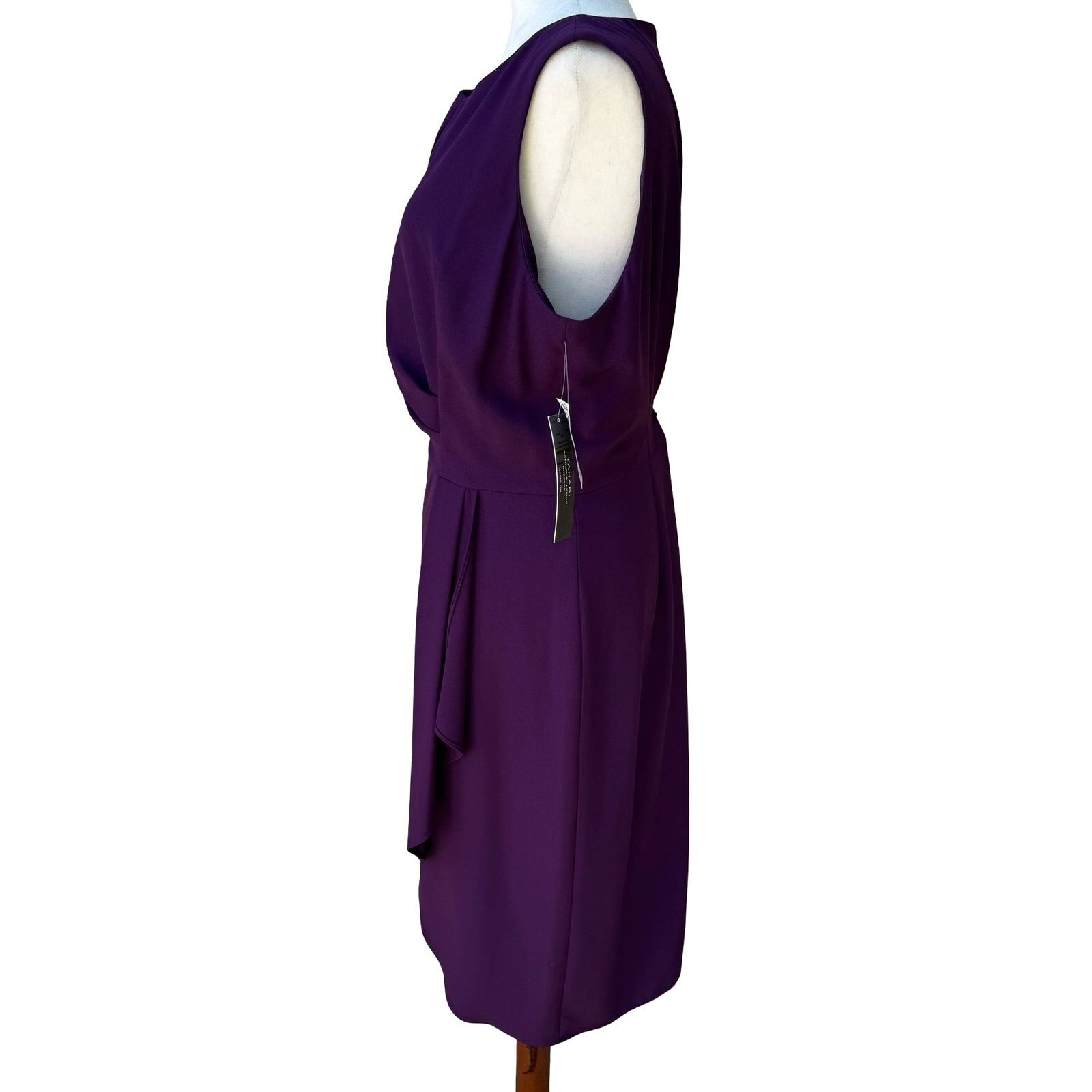 Tahari Arthur S. Levine Minimalist Professional Keyhole Sheath Dress Plum 14 NEW