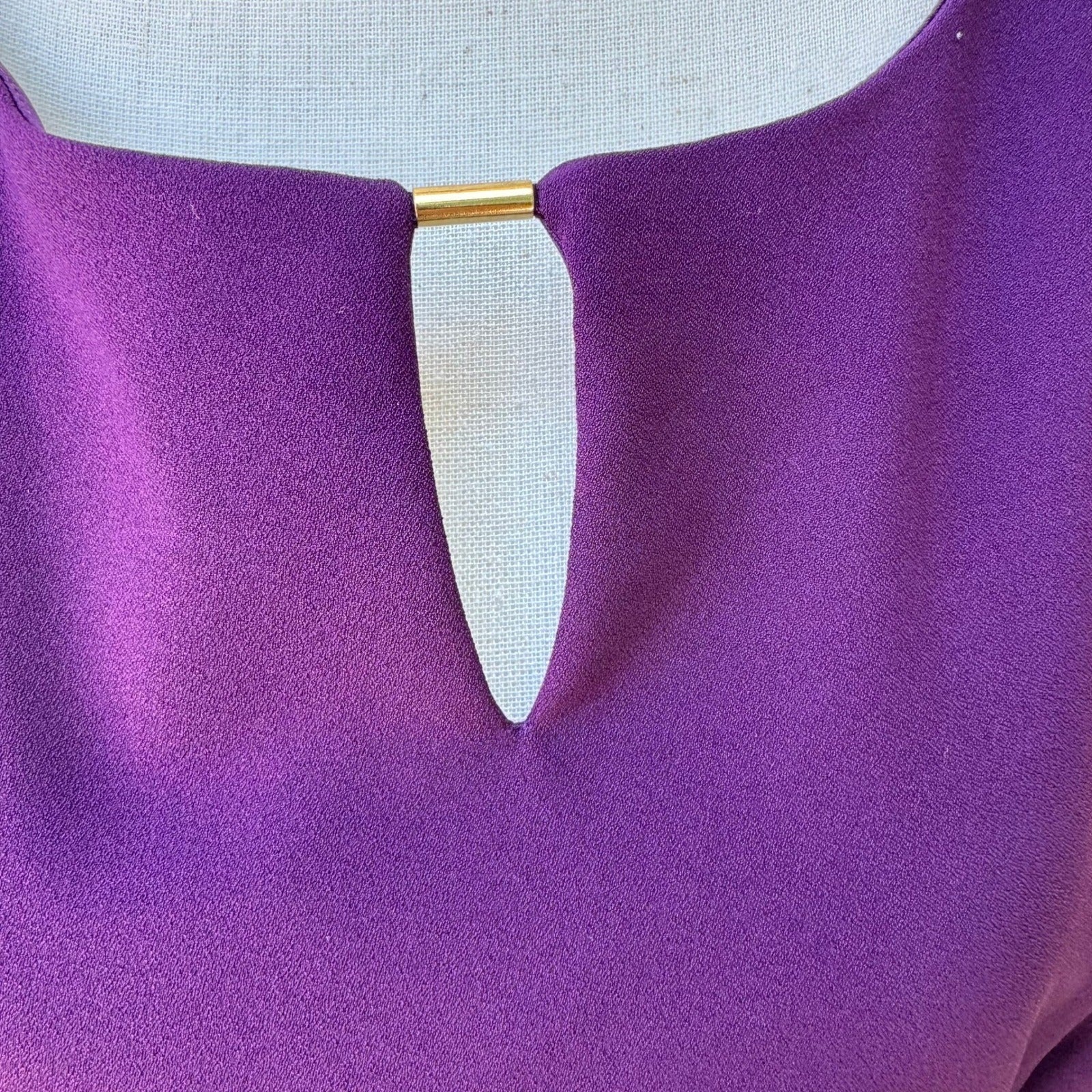 Tahari Arthur S. Levine Minimalist Professional Keyhole Sheath Dress Plum 14 NEW
