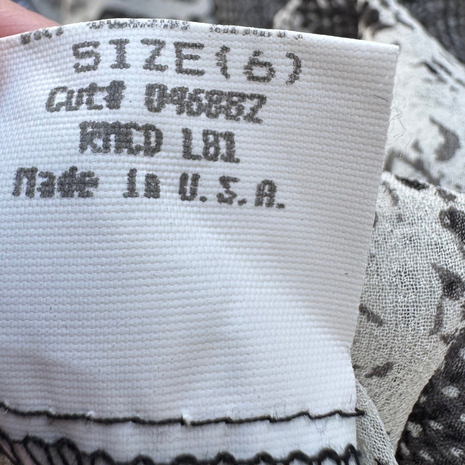 Laundry Shelli Segal Y2K Silk Snakeskin Print Tie Neck Blouse Mob Wife Indie 6