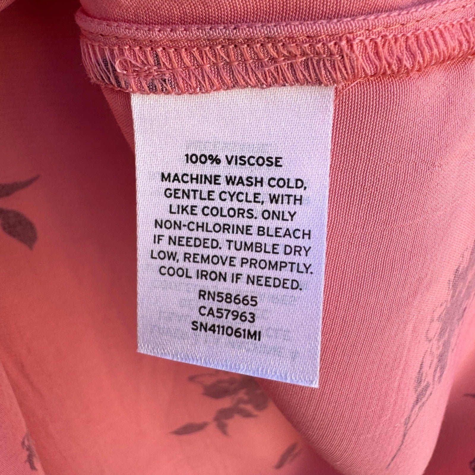 Something Navy Pink Floral Button Front V-Neck Short Sleeve Flowy Blouse XS New
