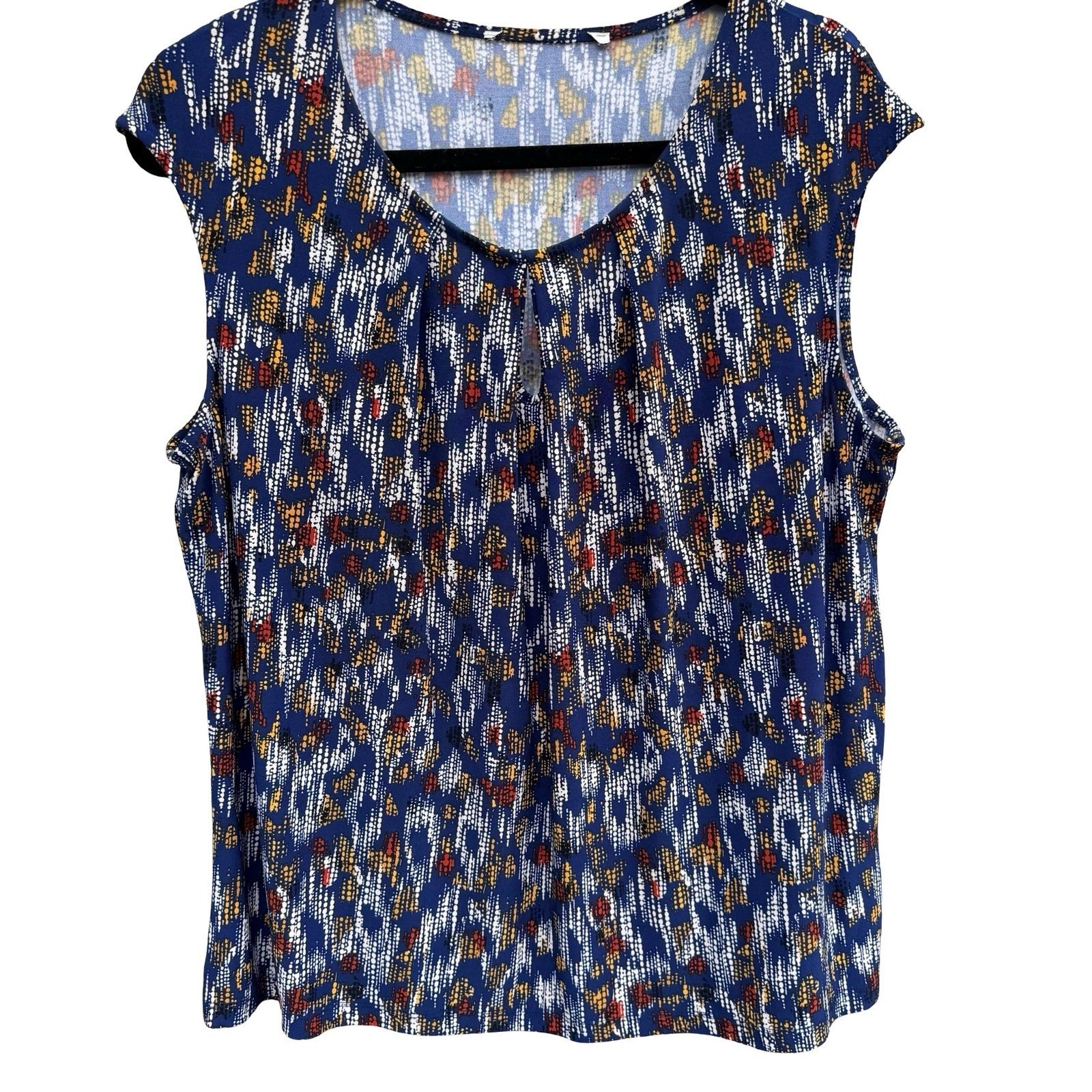 Kasper Blue Abstract Geometric Print Sleeveless Pleated Keyhole Top Mod Layering