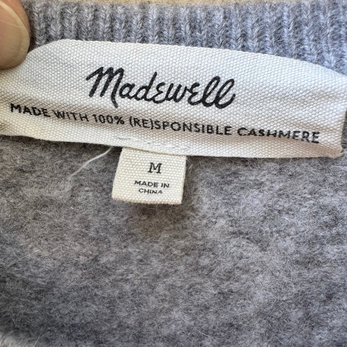 Madewell Responsible Cashmere Quiet Luxury Minimalist Soft Knit Sweater Gray M