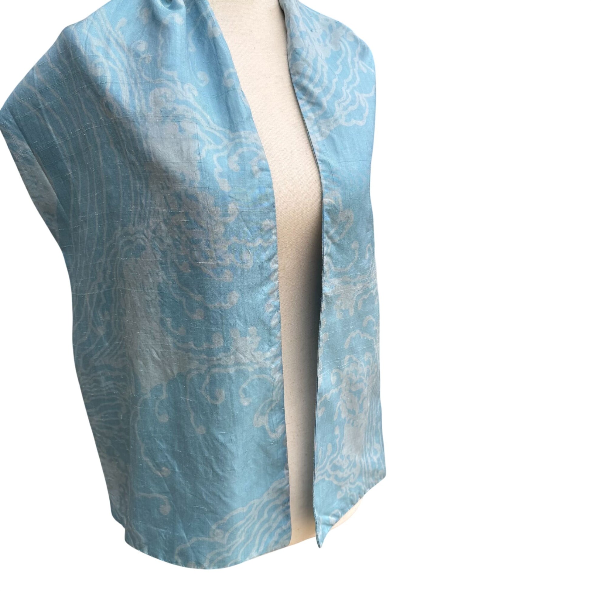 Vintage Womens Light Blue Kimono Shawl Scarf Wrap Subtle White Wave Pattern OS