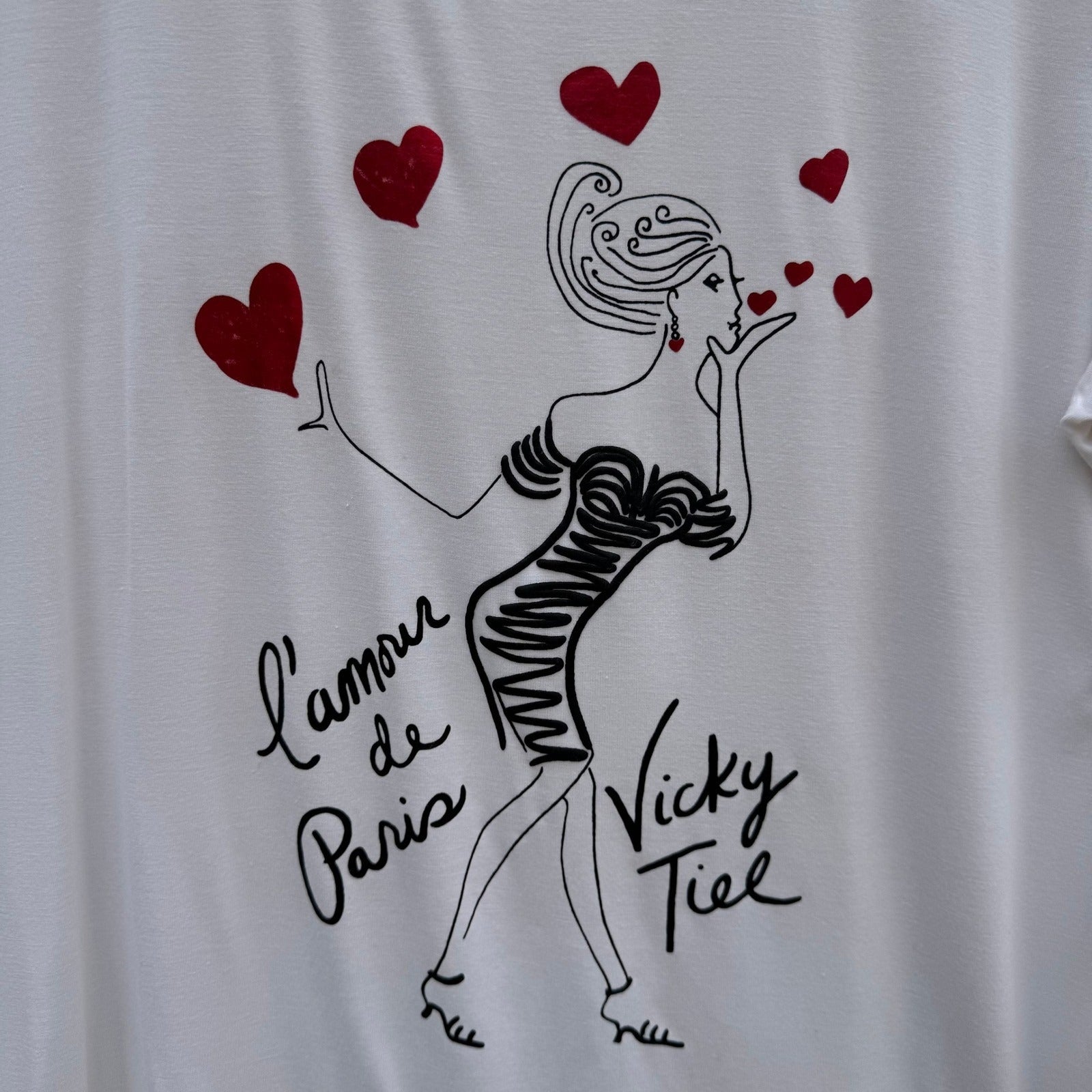 Vicky Tiel L'amour de Paris Graphic Tee Chic White Scoop Neck Short Sleeve Large