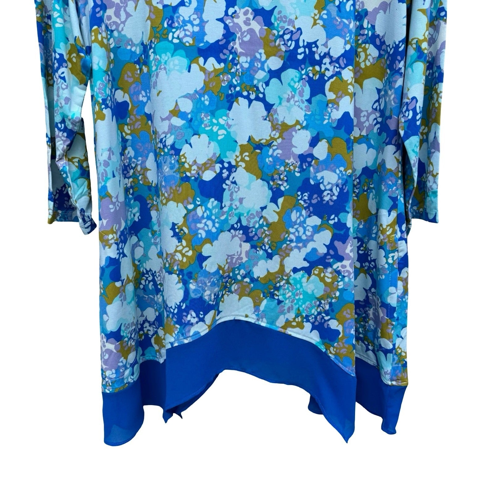 LOGO Lori Goldstein Kennedy Tunic Boho Flowy Garden Floral Sharkbite Hem M NEW