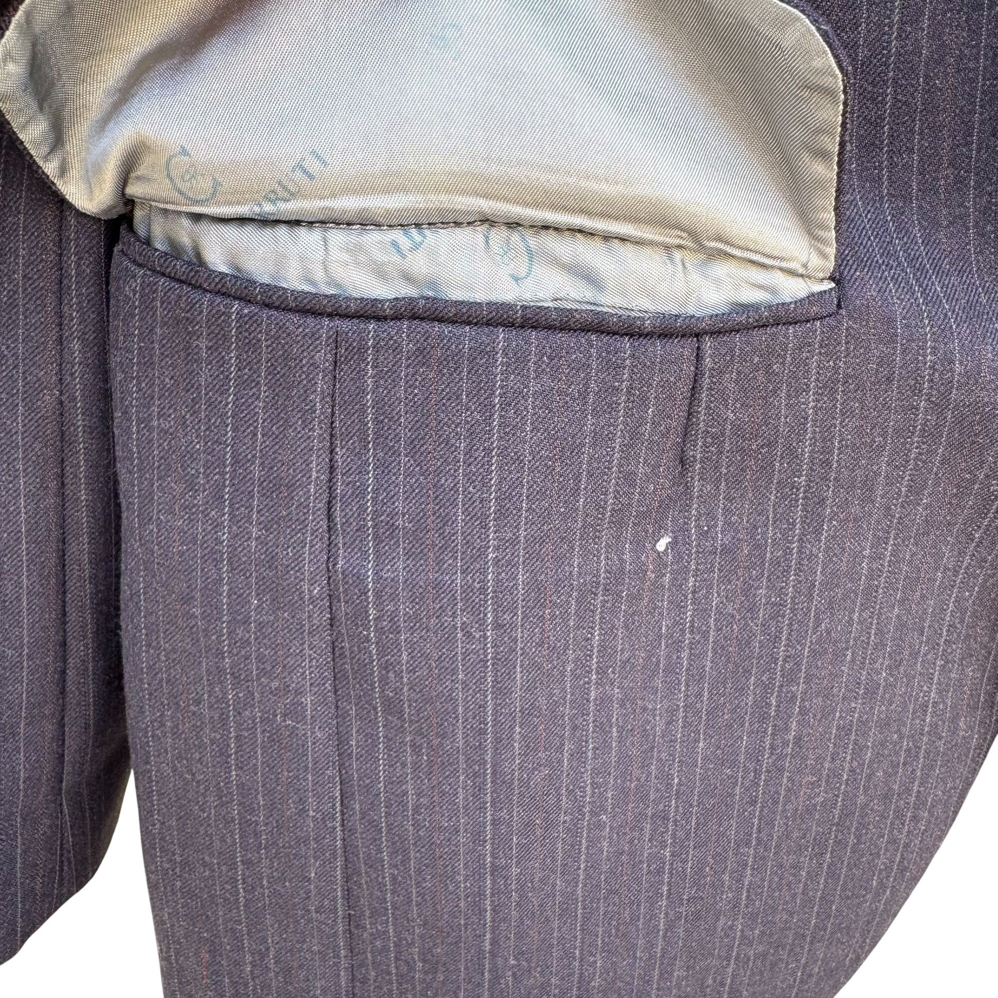 Nino Cerruti Vintage Mens Blue Gray Pinstripe Two-Button Single Breasted Blazer