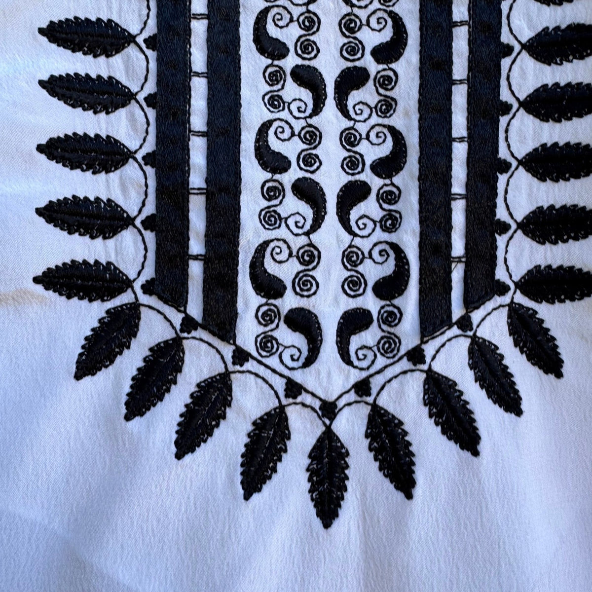 Diane Gilman Silk Boho Flowy Coastal Band Collar Embroidered Tunic Blouse M