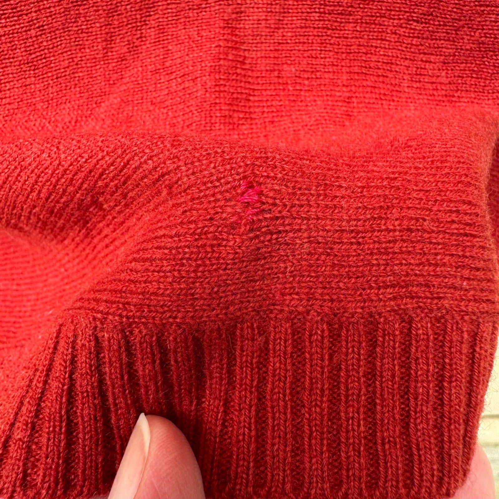 Vince 100% Cashmere Quiet Luxury Designer V Back Scoop Neck Sweater Tomato Red L