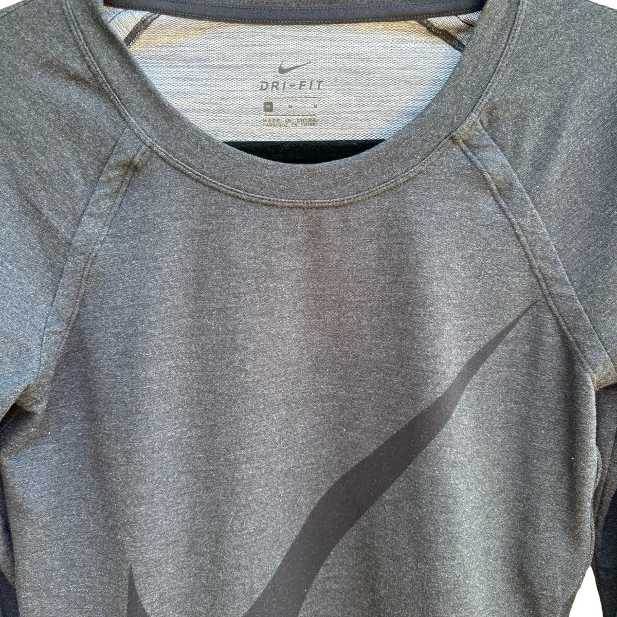 Nike Dri-FIT Athleisure Activewear Gorpcore Training High Low Logo Top Grey M