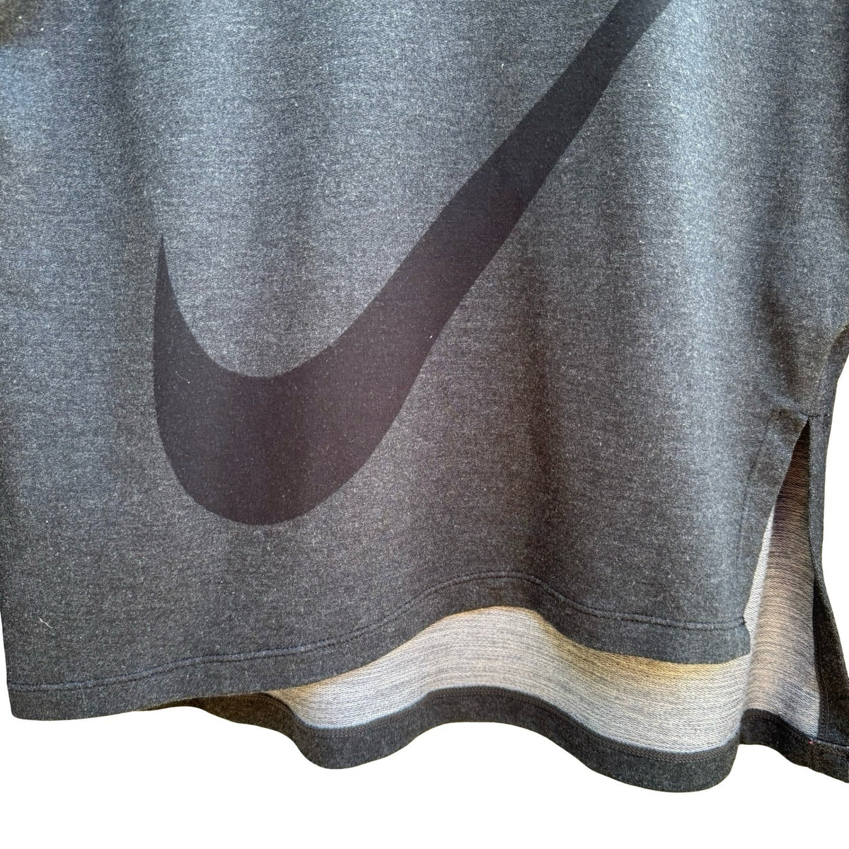 Nike Dri-FIT Athleisure Activewear Gorpcore Training High Low Logo Top Grey M