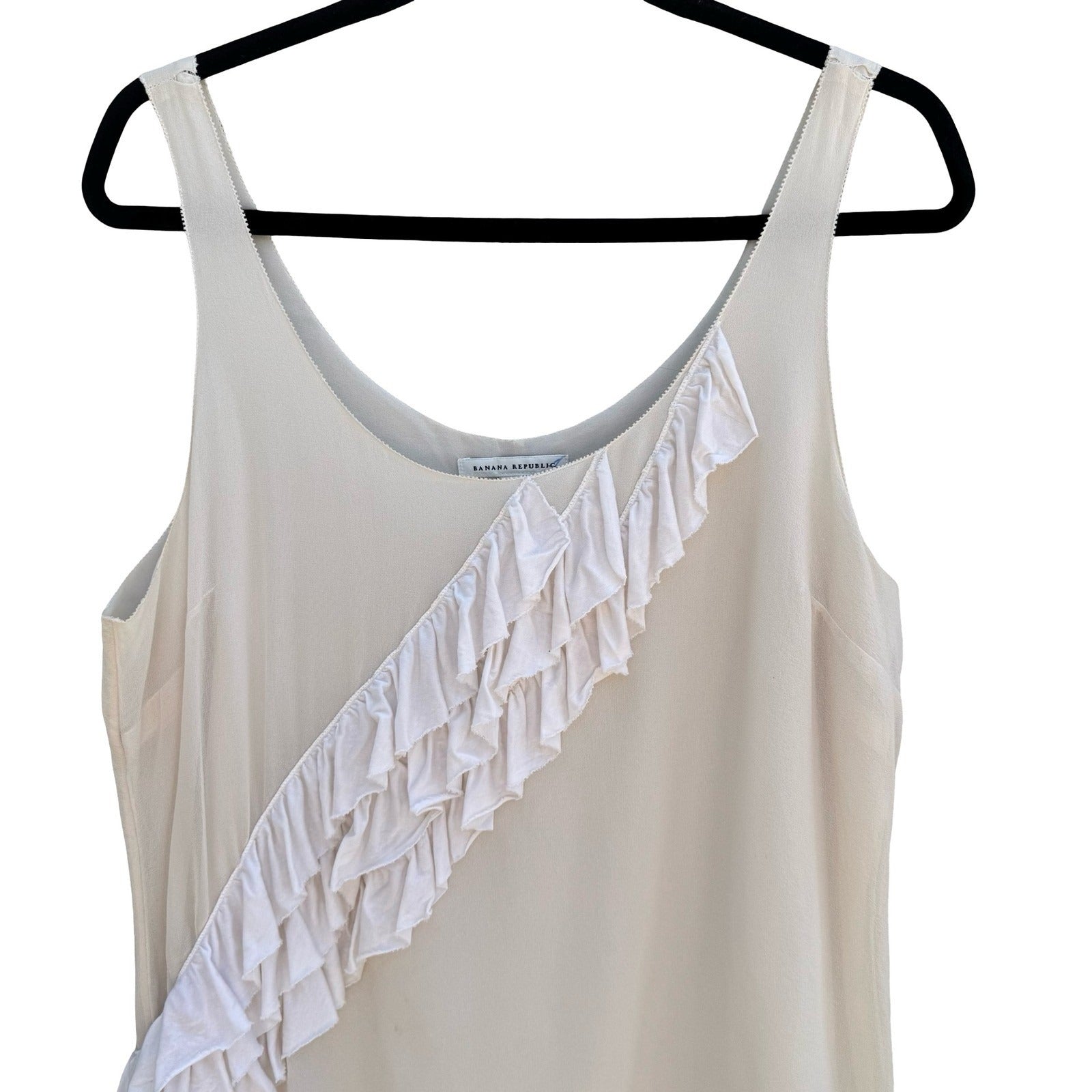 Banana Republic Silk Cream Ruffle Front Sleeveless Top Scoop Neck L Coquette