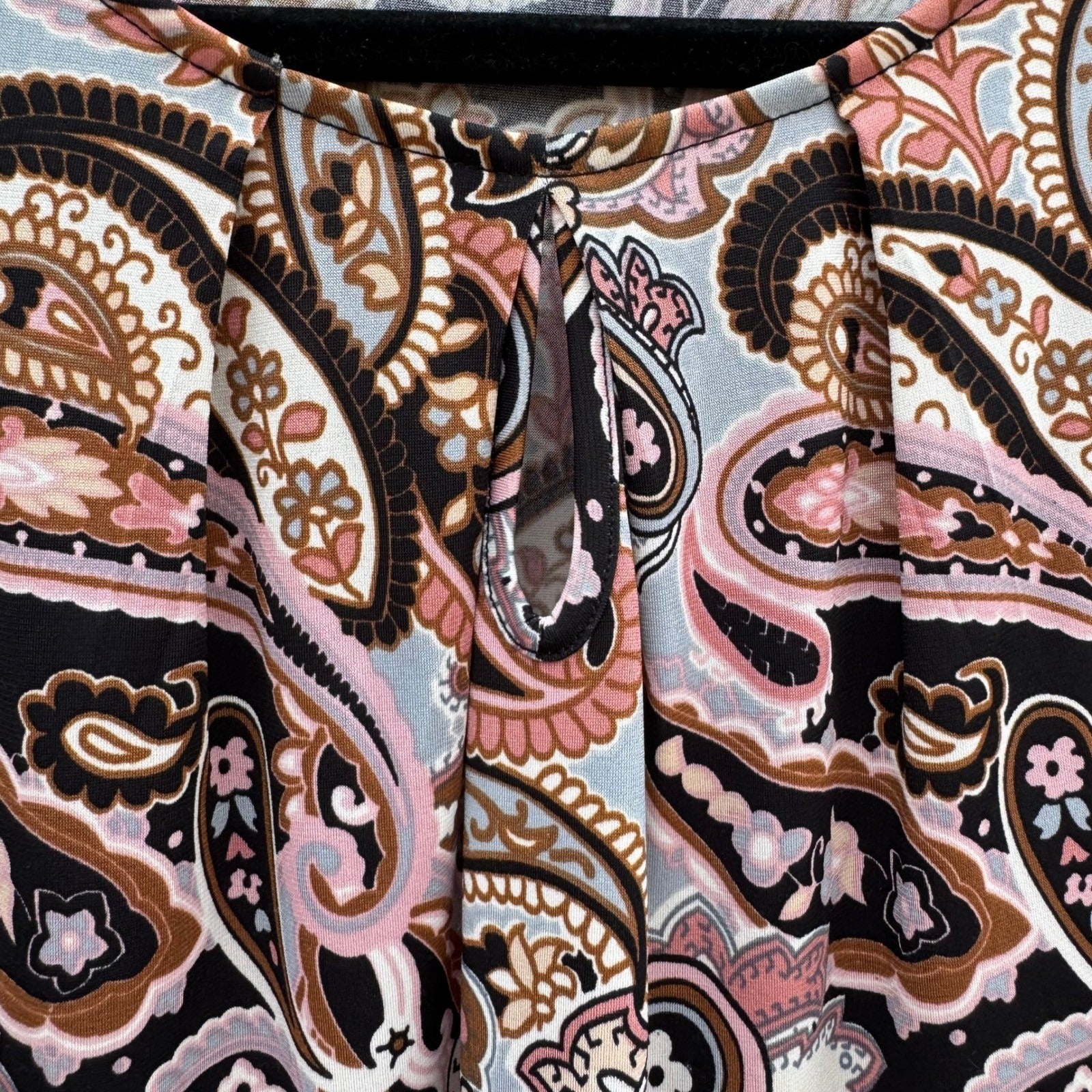 Kasper Womens Paisley Psychedelic Sleeveless Knit Top Pink Pleated Neck Mod Chic