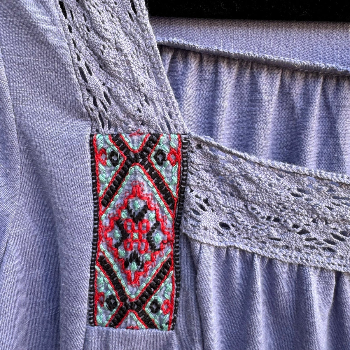Mudd Boho Embroidered Crochet Trim Hippie Folk Tunic Peasant Top Periwinkle M