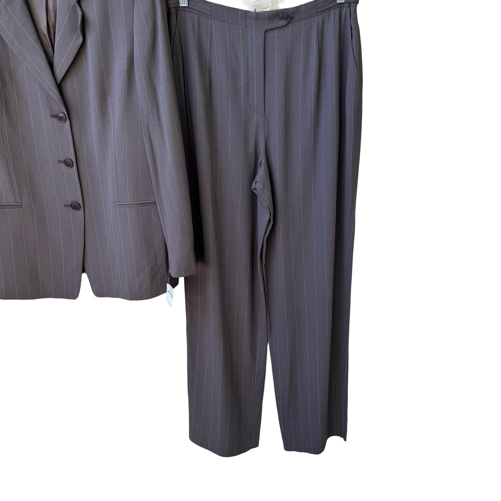 Giorgio Armani Le Collezioni Vintage Pinstripe Pant Suit Brown Wool Blend 14 NEW