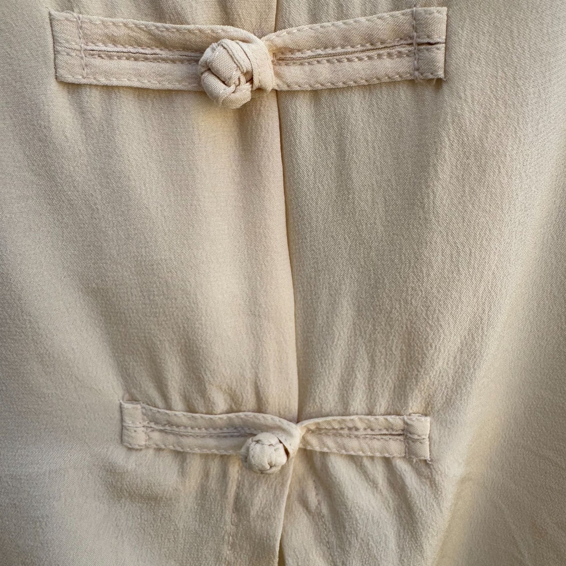 Fitting Image Vintage Womens Ivory 100% Silk Frog Closure Tunic Blouse Top 20