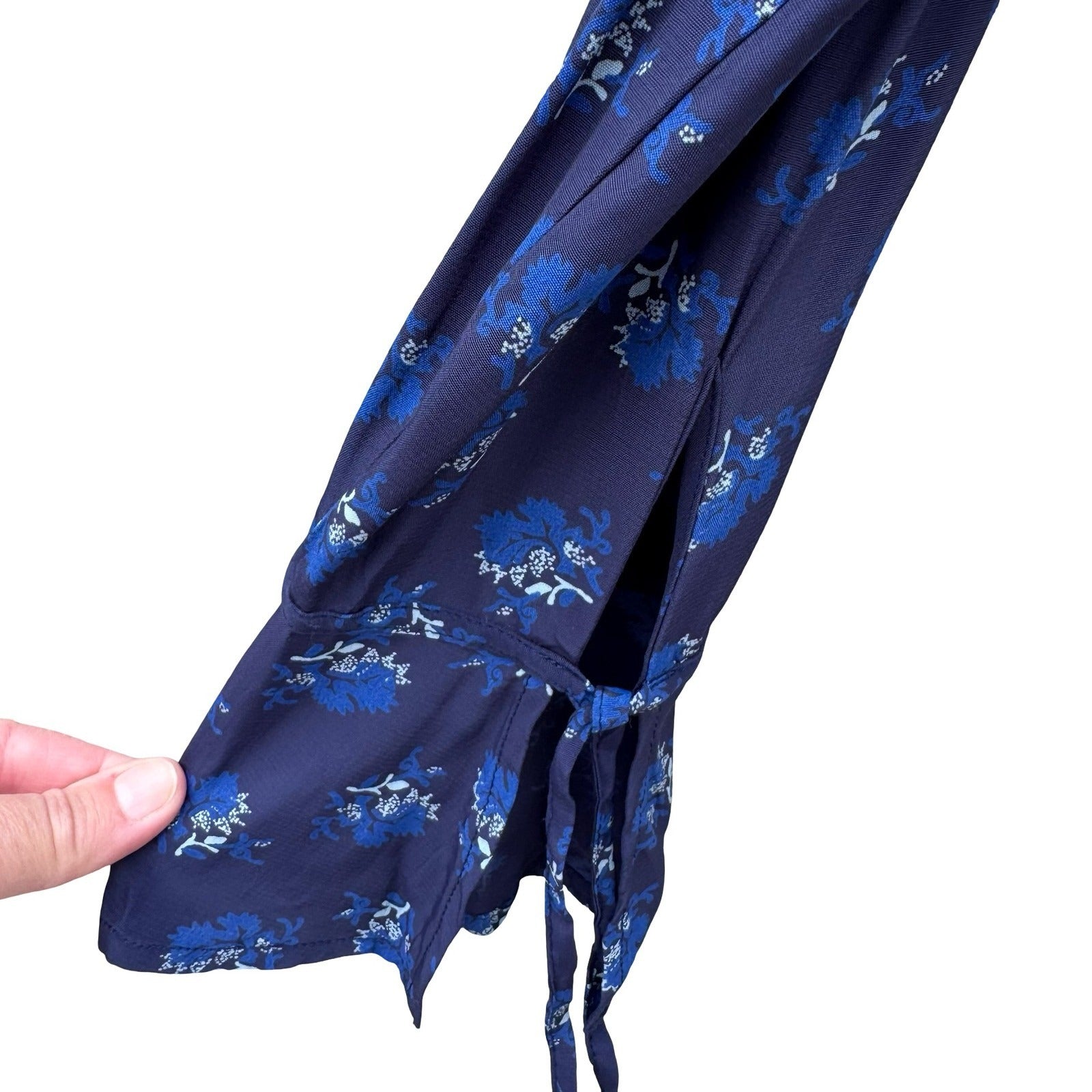 Treasure & Bond Womens Navy Floral Tie Waist Wrists Notched Collar Blouse S NEW