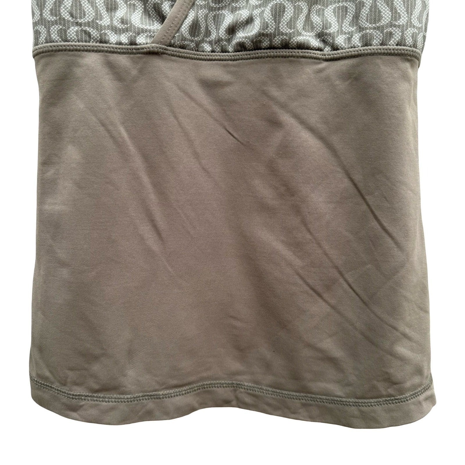 Lululemon Racerback Tank Top V-Neck Shelf Bra Taupe Logo Print 4 Yoga Gorpcore