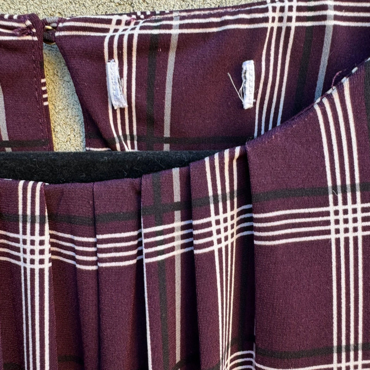 Calvin Klein Plaid Pleated Neck Dark Academia Professional Sleeveless Blouse L